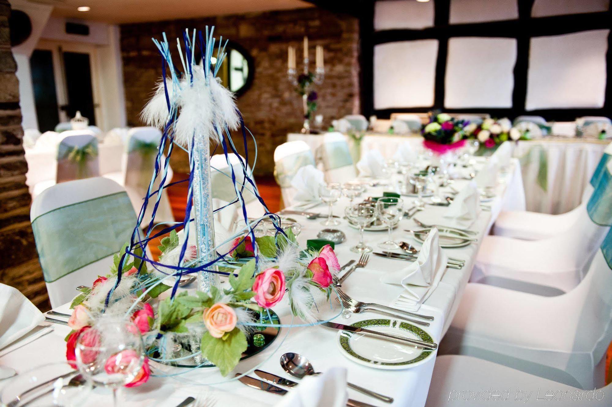 Talbot Hotel Leominster Bagian luar foto